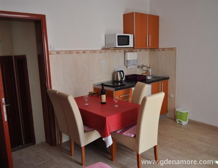 06.Trpezarija i kuhinja Dupleks apartman